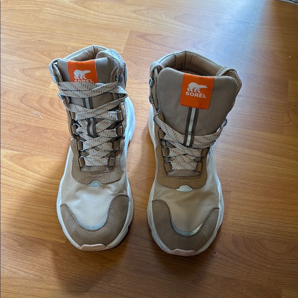 Sorel Beige High-Top hiking Boots